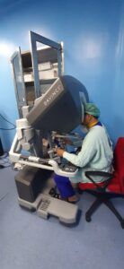 Senior robotic urooncologist